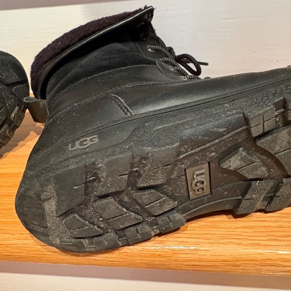 UGG Boots - Picture 5 of 7